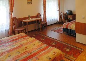 Фото номера Трехместный номер Отель Hotel Maria г. Бруйце 5