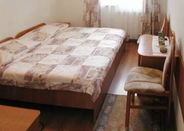 Фото номера Стандартный двухместный номер с 2 отдельными кроватями Отель Hotel Maria г. Бруйце 4